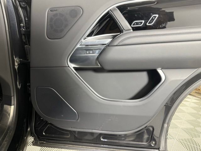 Used 2024 Land Rover Range Rover Long Wheelbase SE AWD/4WD image 27