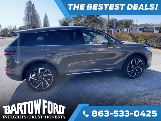 Used 2025 Lincoln Corsair Reserve image 4