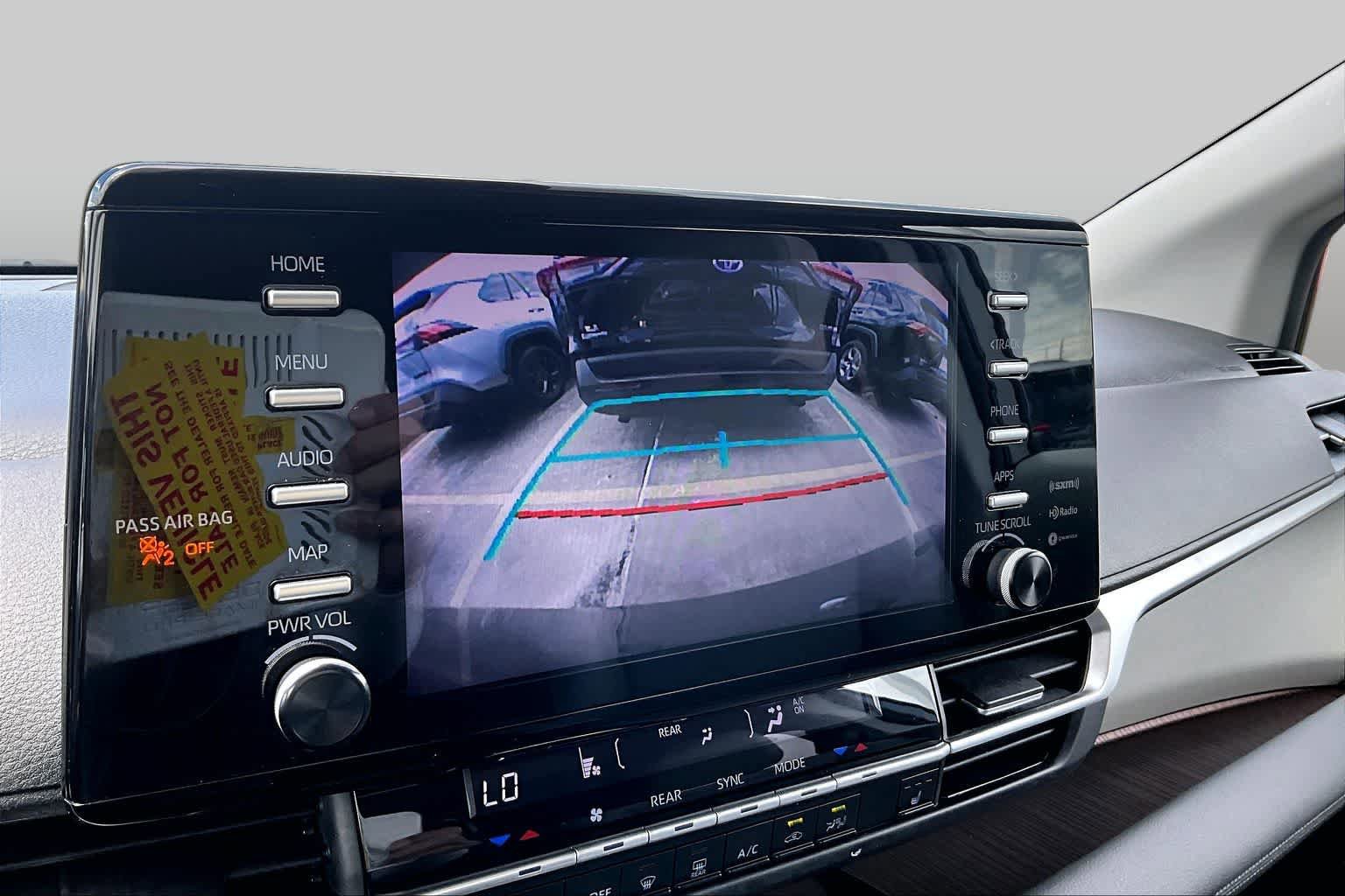 Used 2021 Toyota Sienna XLE FWD image 27