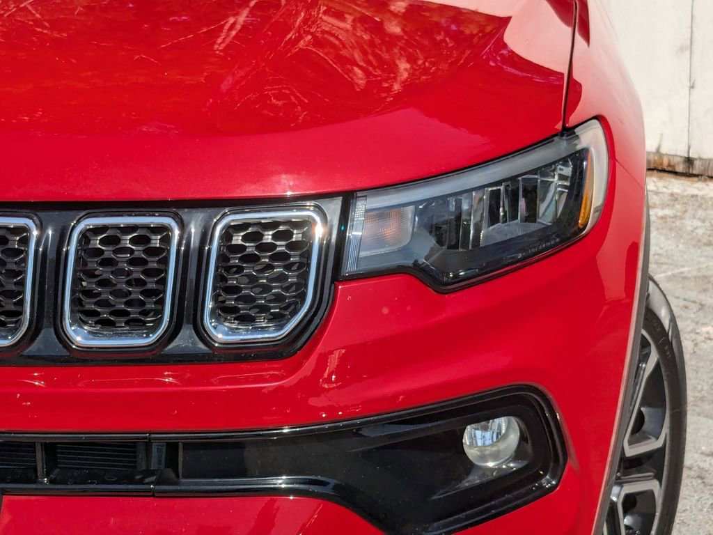 Used 2023 Jeep Compass Limited image 10