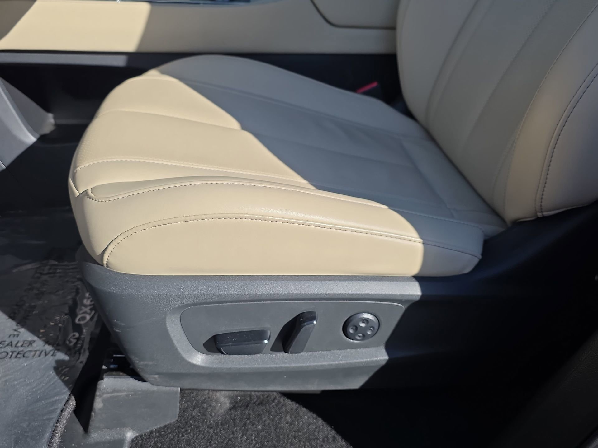 Used 2025 INFINITI QX60 Luxe w/ Cargo Package image 28