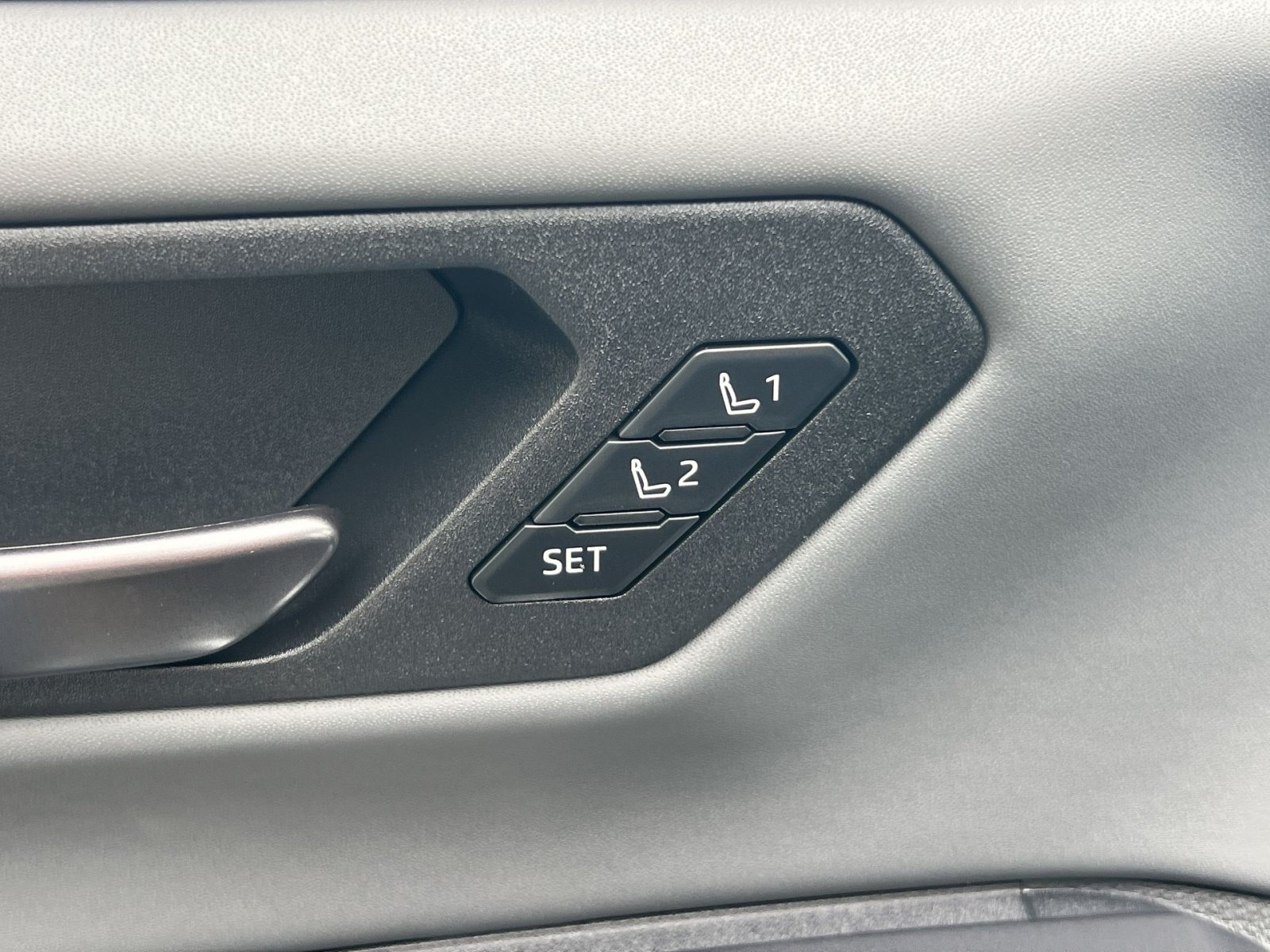 New 2026 Toyota RAV4 XSE AWD/4WD image 24