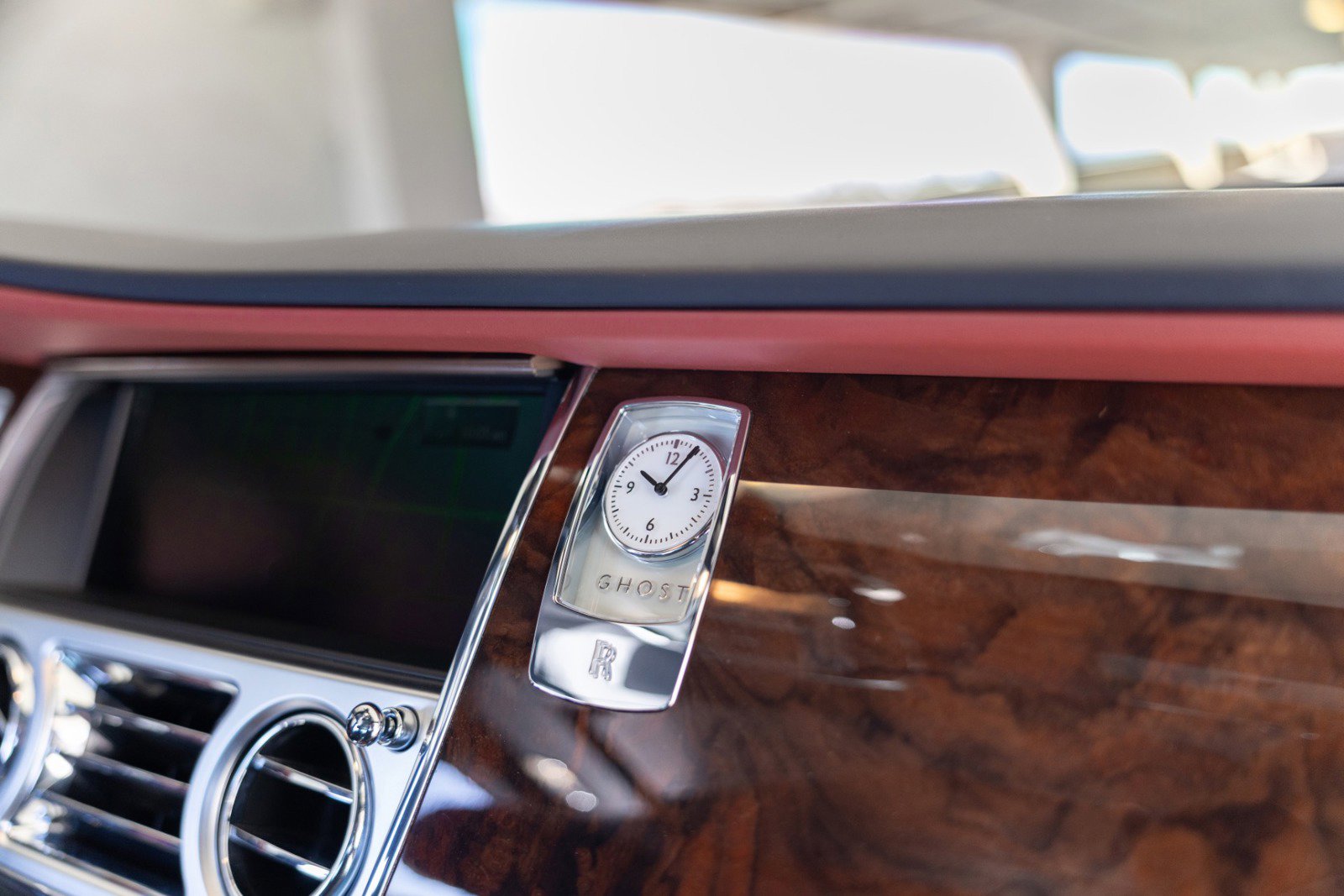 Used 2017 Rolls-Royce Ghost image 32