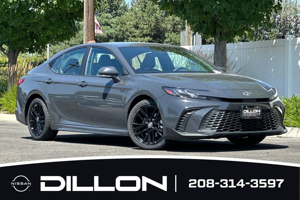 Used 2025 Toyota Camry SE FWD image 2