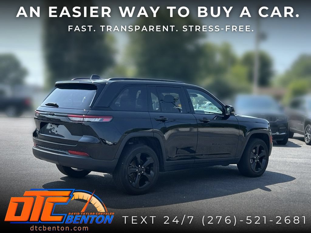 Used 2025 Jeep Grand Cherokee Altitude AWD/4WD image 3