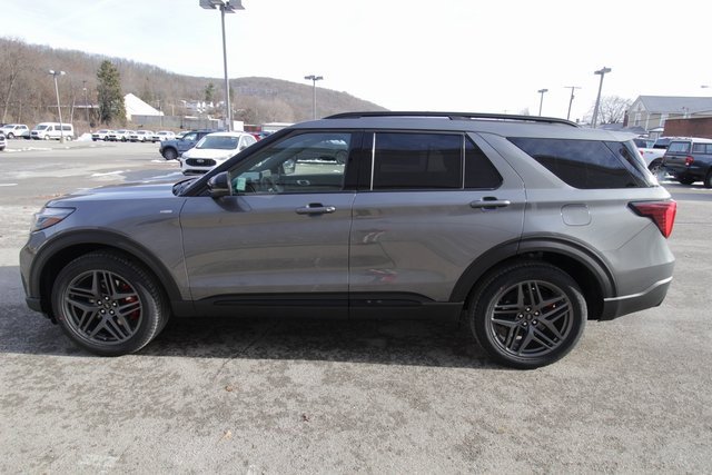 New 2026 Ford Explorer ST-Line w/ ST-Line Street Pack image 8