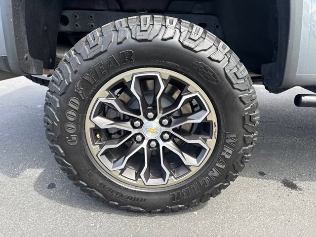 Used 2022 Chevrolet Colorado ZR2 AWD/4WD image 9