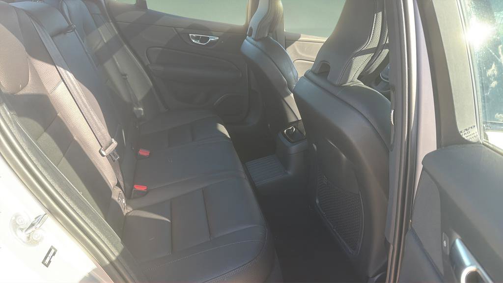 Used 2023 Volvo S60 T8 Plus image 19