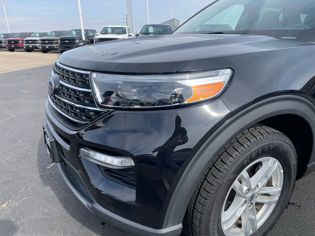 Used 2023 Ford Explorer XLT w/ Equipment Group 202A AWD/4WD image 28