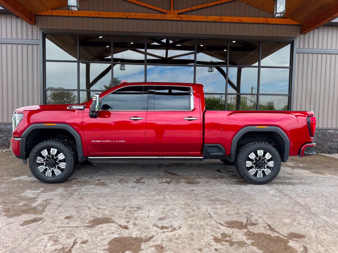 Used 2024 GMC Sierra 2500 Denali w/ Denali Reserve Package AWD/4WD image 3