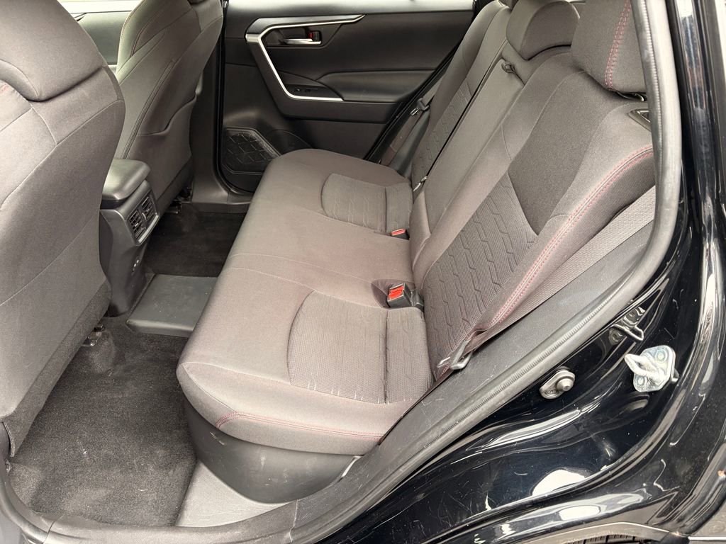 Used 2022 Toyota RAV4 SE w/ Weather & Moonroof Package image 10