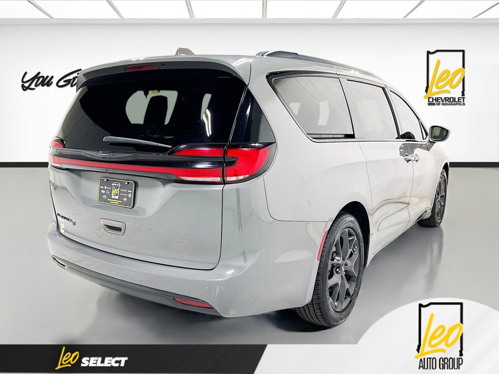 Used 2022 Chrysler Pacifica Touring-L w/ S Appearance Package image 5