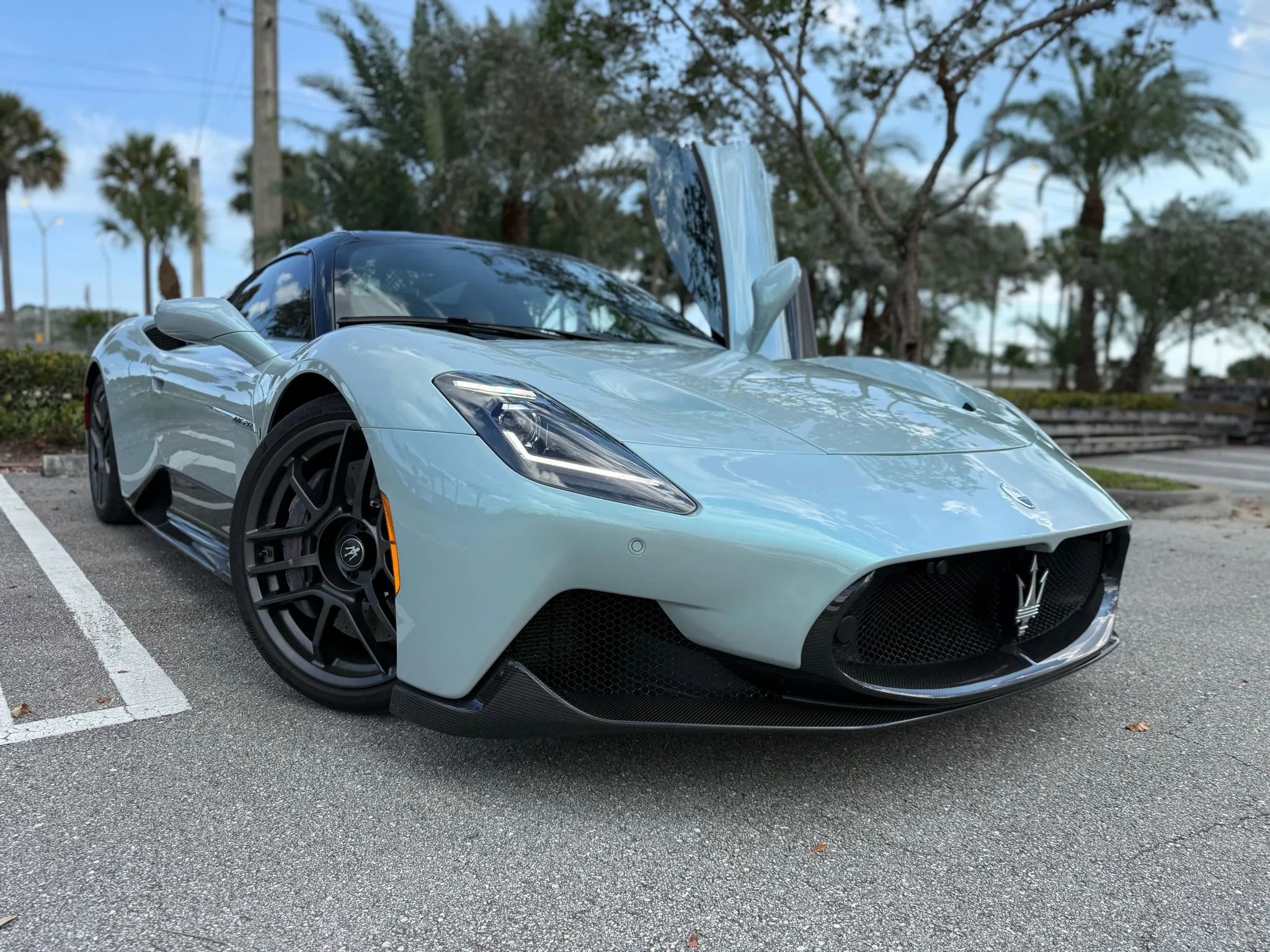 Used 2023 Maserati MC20 Cielo Convertible 2D image 4