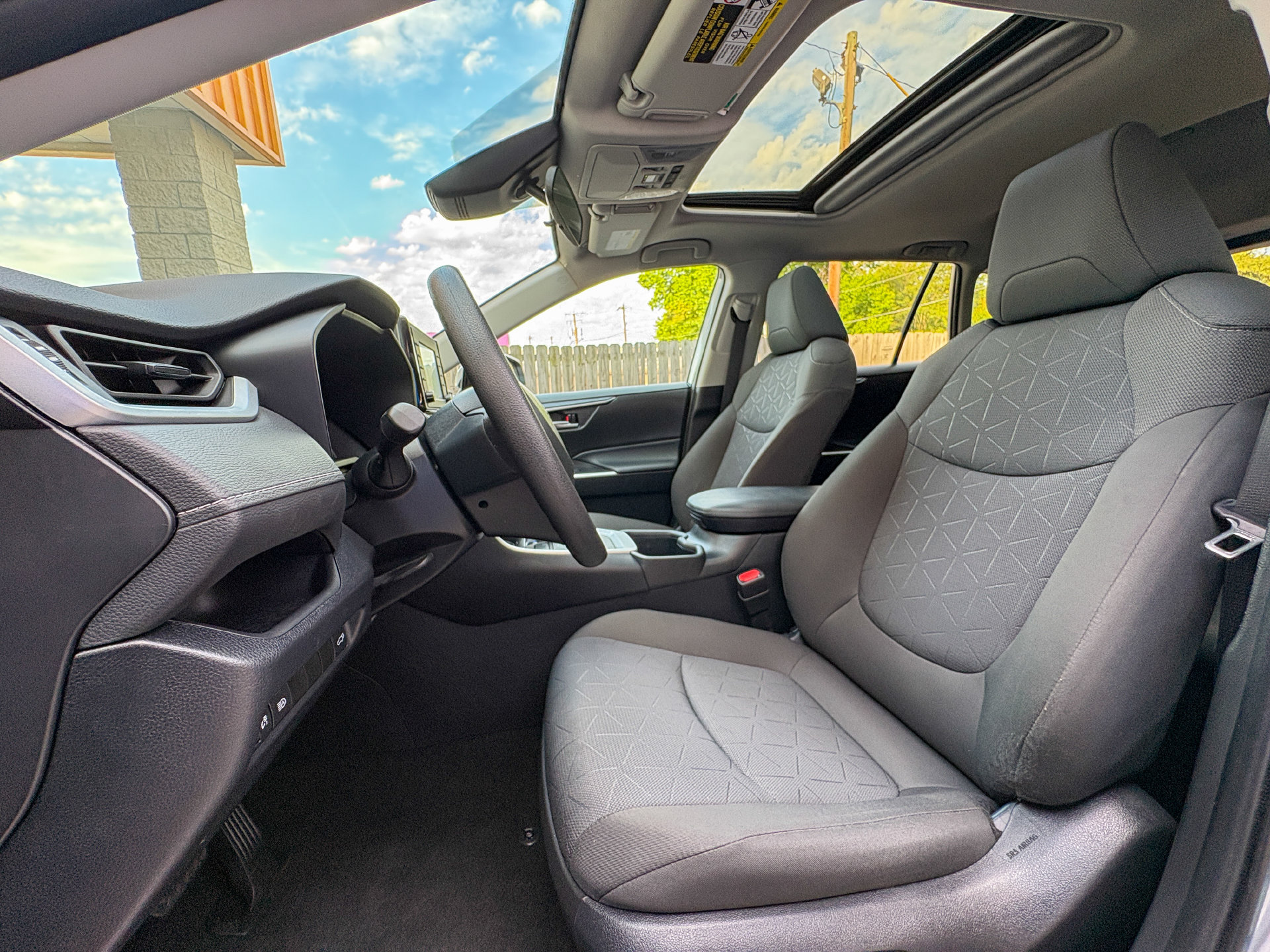 Used 2022 Toyota RAV4 XLE w/ Convenience Package AWD/4WD image 23