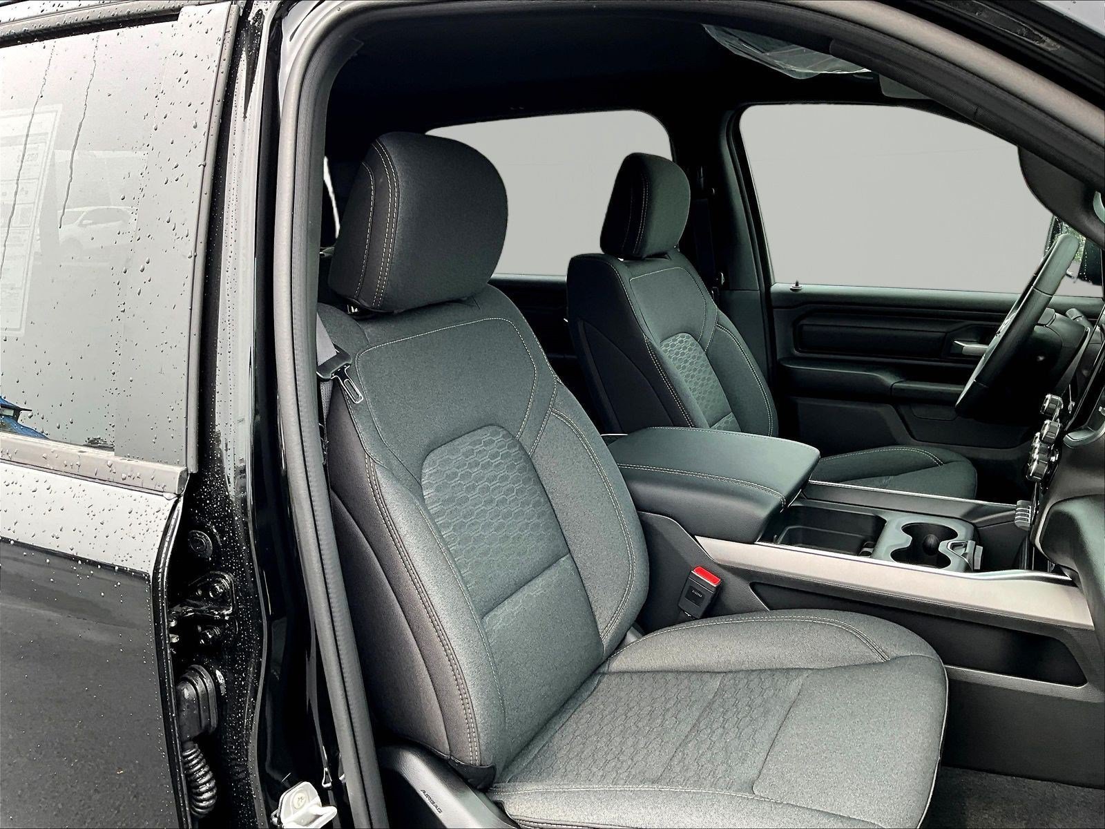 New 2026 RAM 1500 Express AWD/4WD image 18
