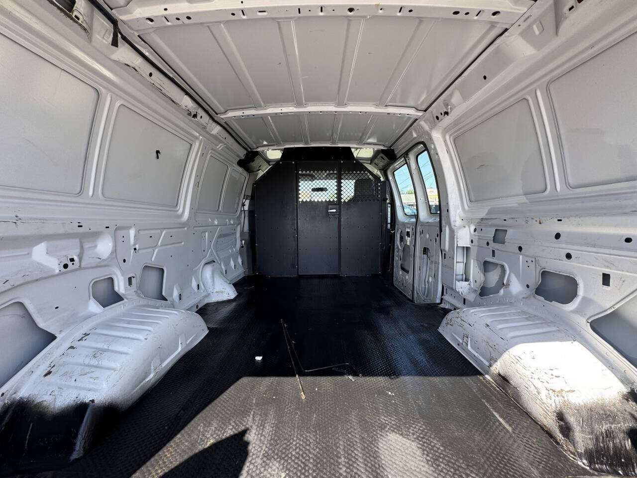 Used 2012 Ford E-250 and Econoline 250 w/ Commercial Cargo Van Pkg RWD image 24