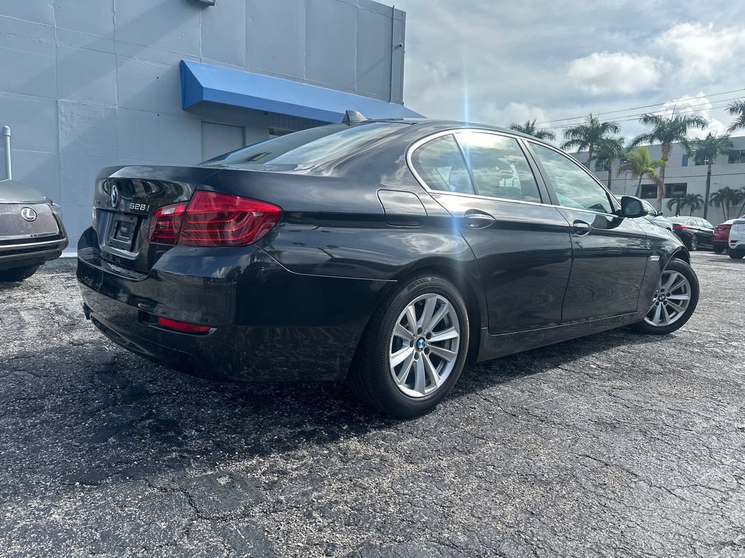 Used 2016 BMW 528i xDrive Sedan AWD/4WD image 2