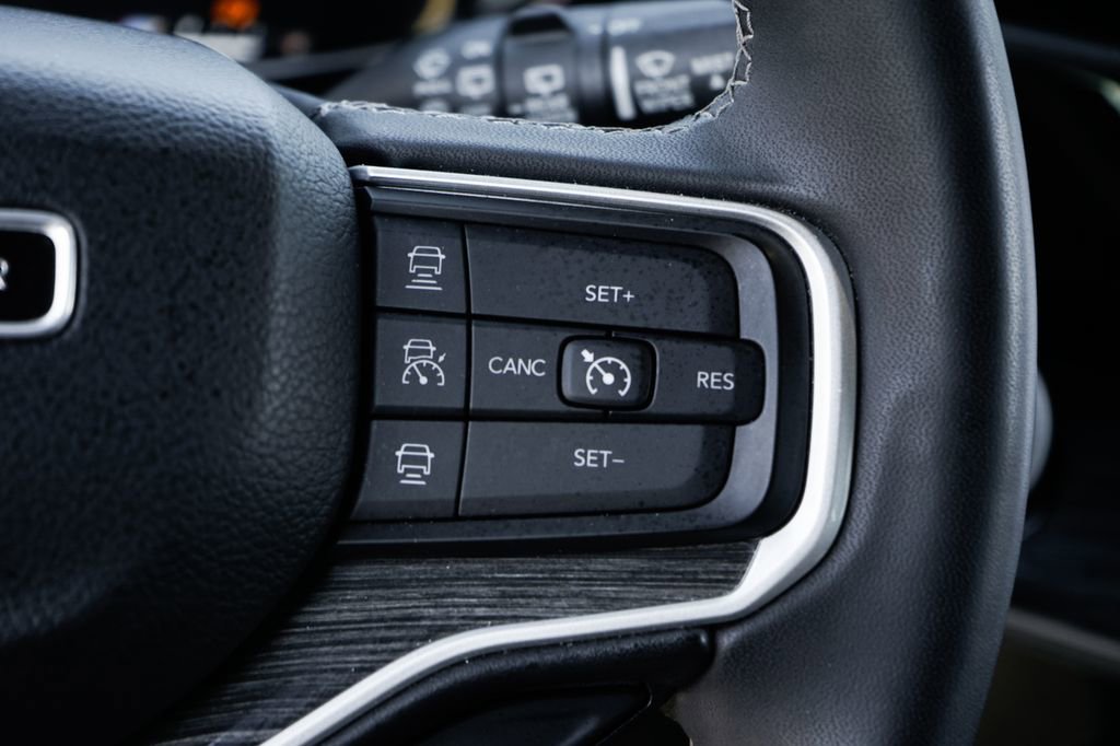 Used 2022 Jeep Wagoneer Series III w/ Rear Seat Video Group 1 image 26