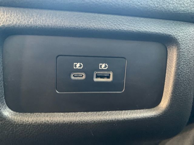 Used 2025 Nissan Pathfinder S image 18