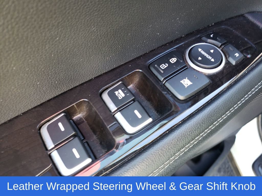 Used 2017 Kia Sorento LX w/ LX Convenience Package image 18