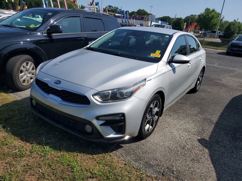 Used 2020 Kia Forte LXS FWD image 2