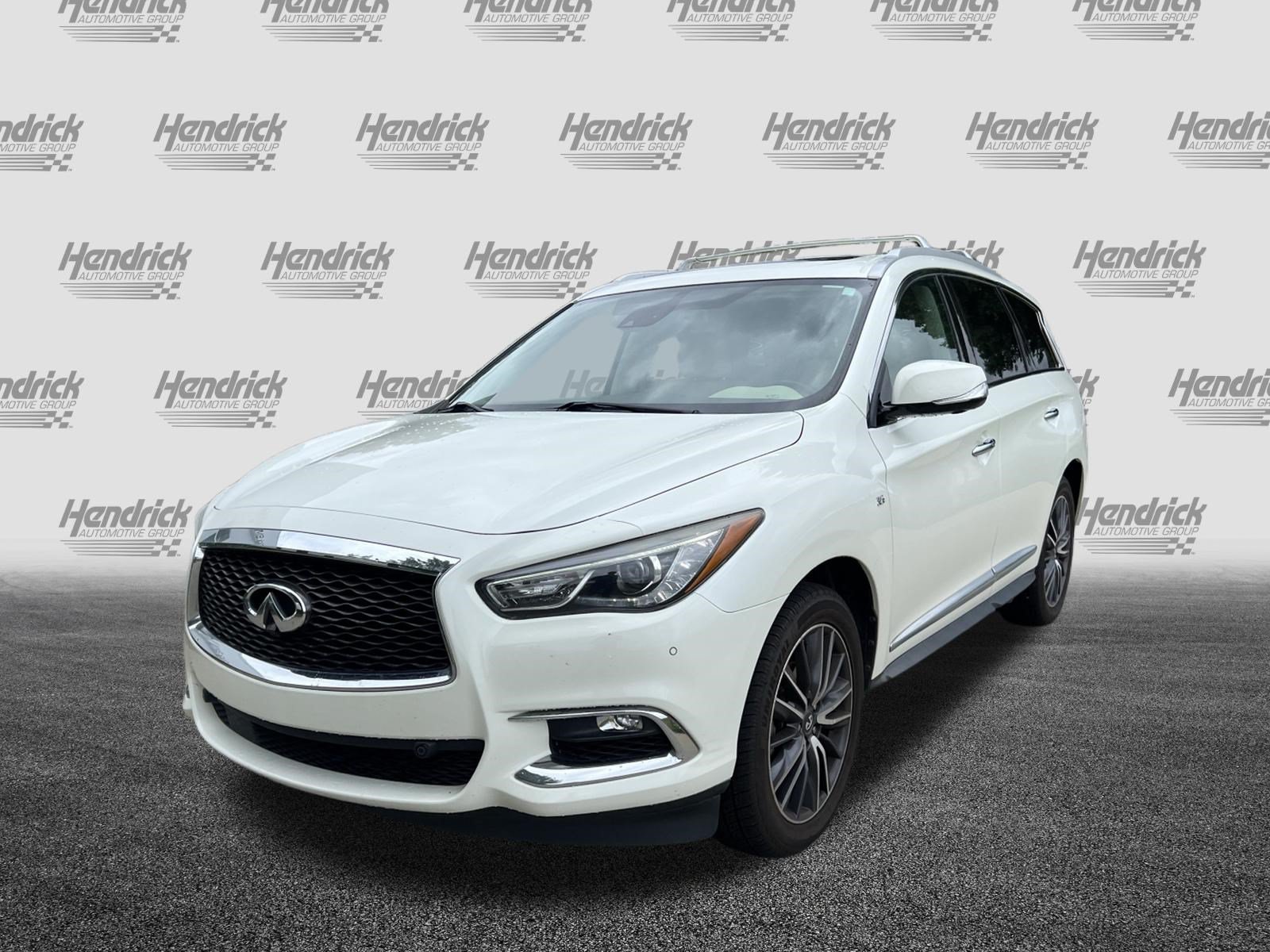Used 2019 INFINITI QX60 Luxe w/ Sensory Package FWD image 5
