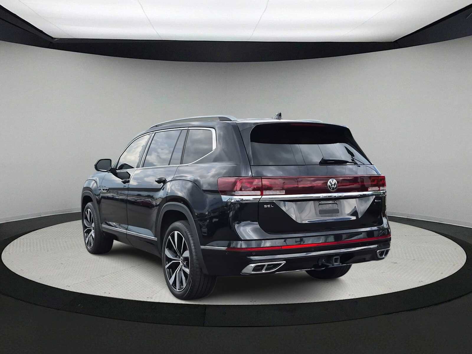 Used 2024 Volkswagen Atlas SEL Premium R-Line AWD/4WD image 6