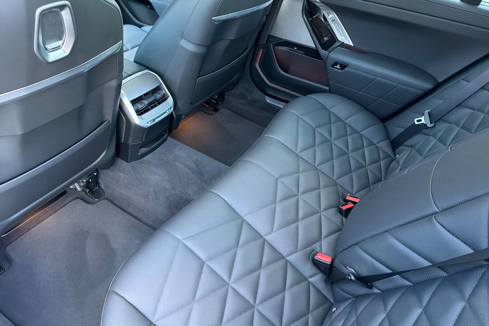 Certified 2023 BMW 740i image 15