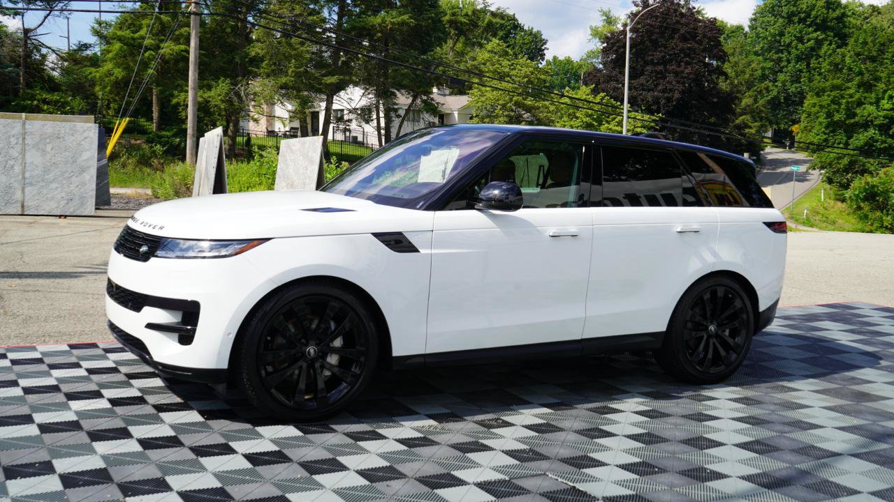 Used 2023 Land Rover Range Rover Sport SE AWD/4WD image 24