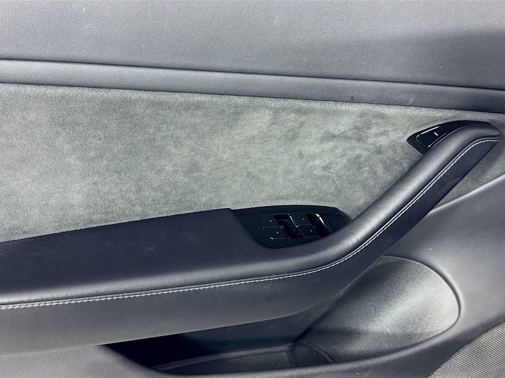 Used 2018 Tesla Model 3 Long Range RWD image 17