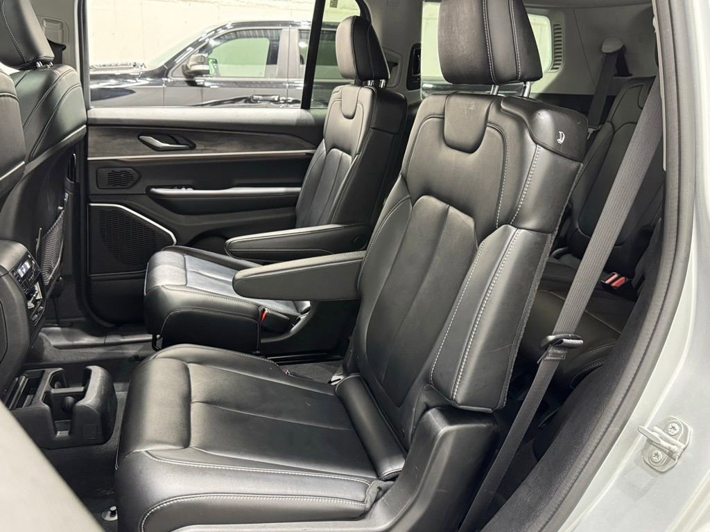 Used 2022 Jeep Grand Cherokee L Limited image 14