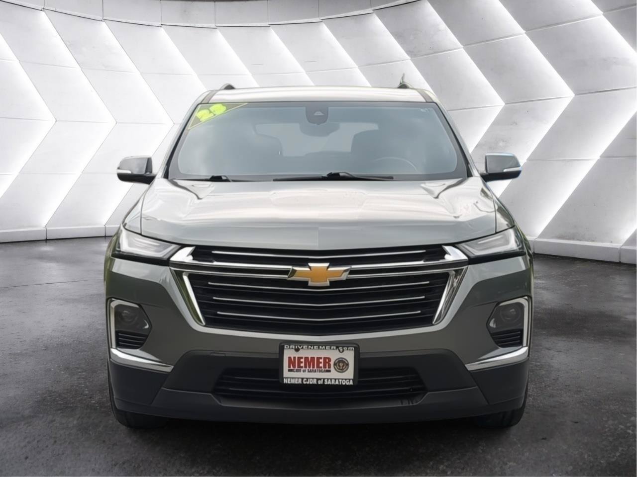 Used 2023 Chevrolet Traverse LT AWD/4WD image 8