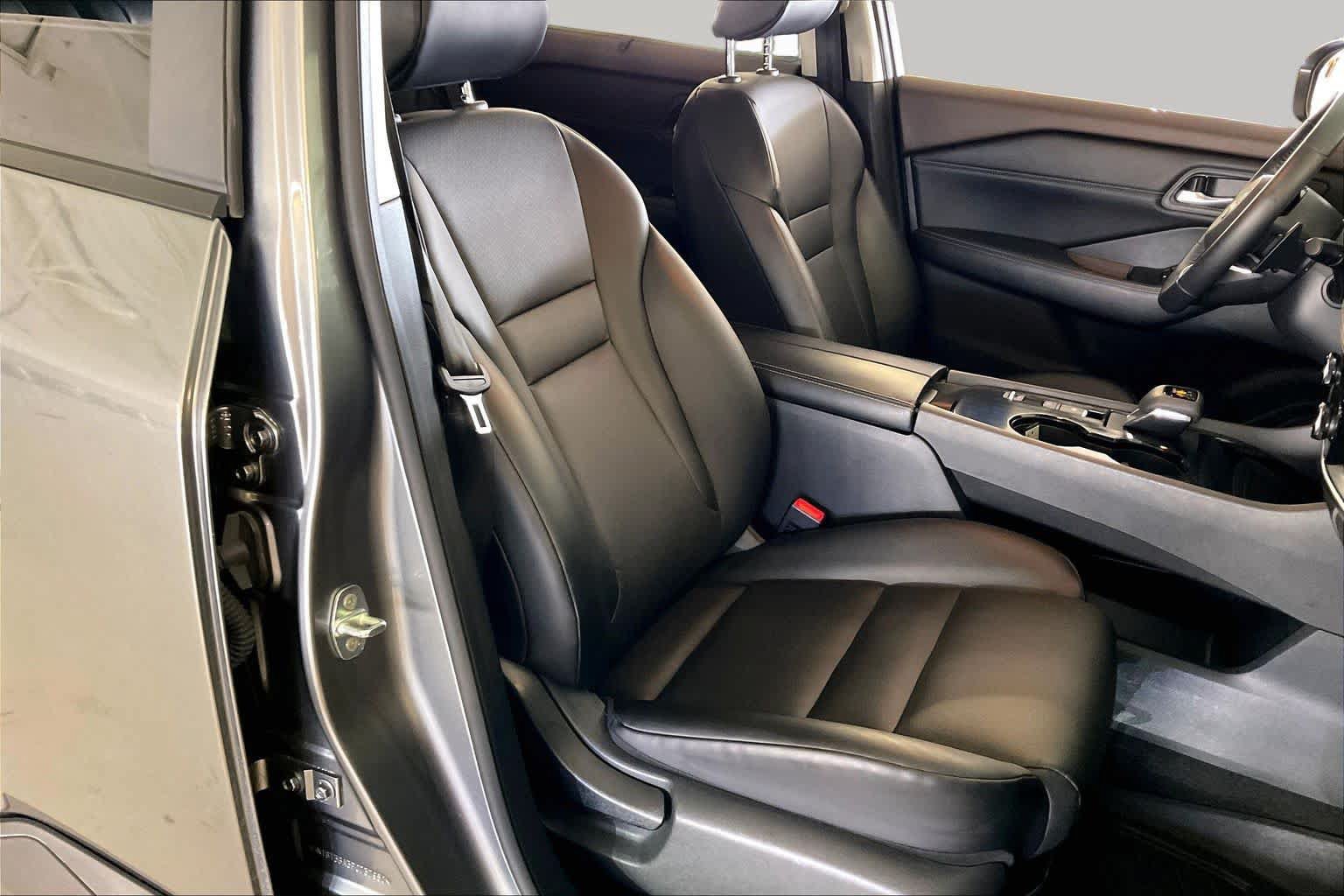 Used 2023 Nissan Rogue SV w/ SV Premium Package FWD image 8