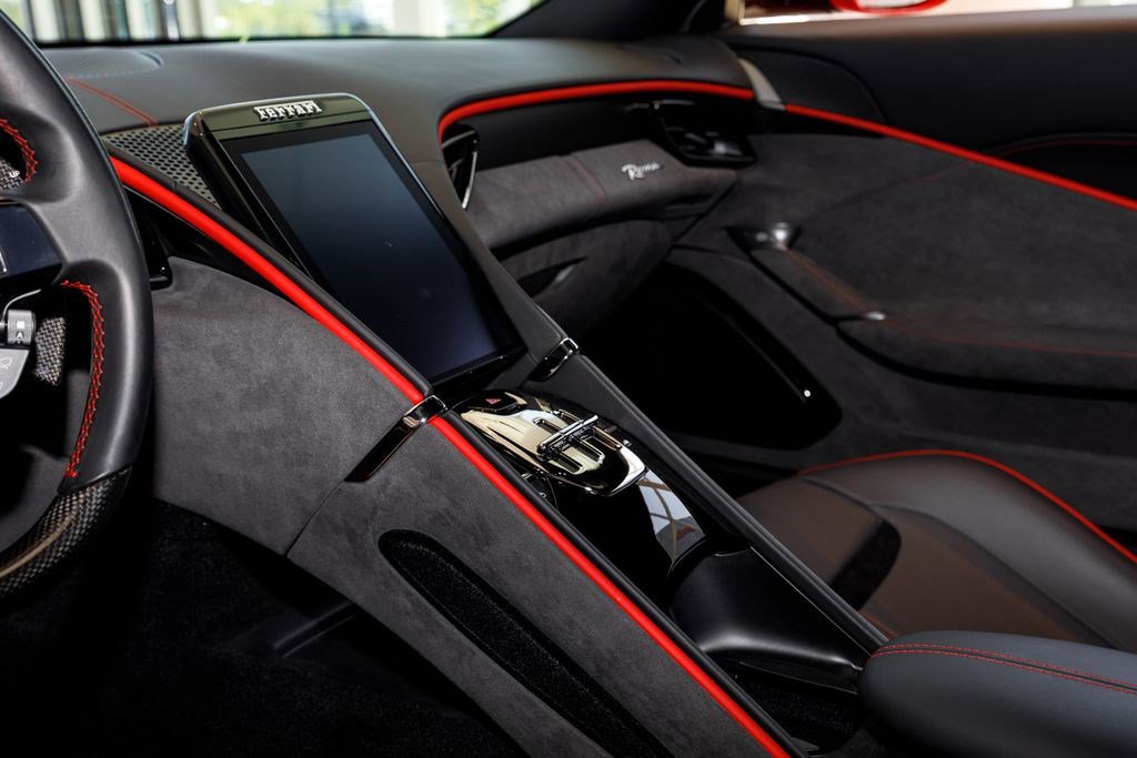 Used 2022 Ferrari Roma RWD image 30