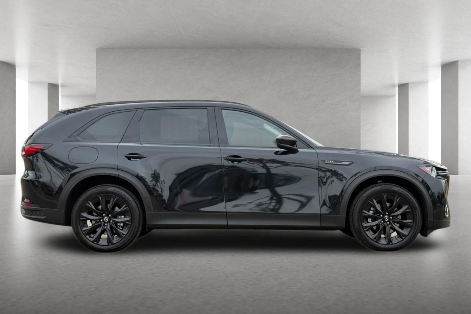 Certified 2025 MAZDA CX-90 Plug-In Hybrid w/Premium Sport image 3