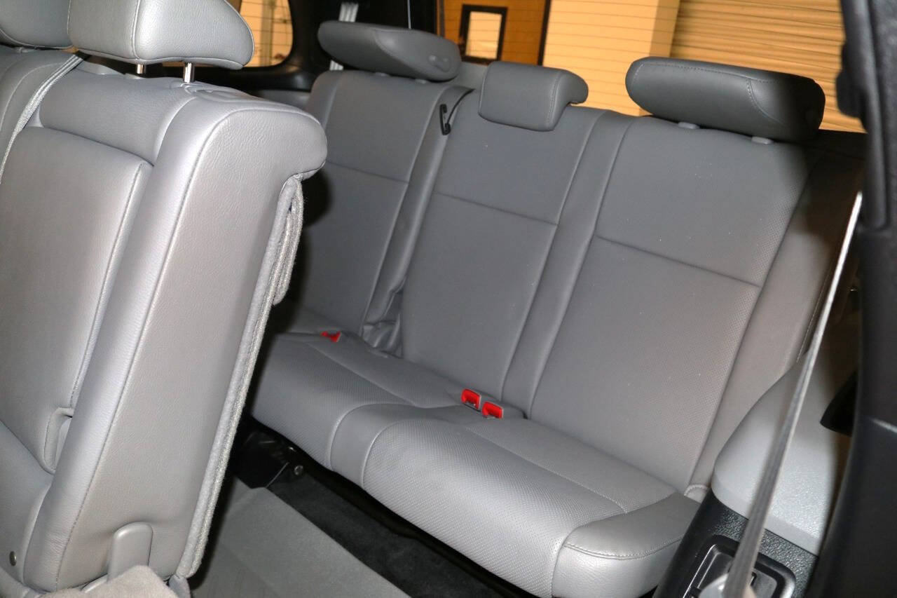 Used 2017 Toyota Sequoia Limited w/ Safety & Convenience Package AWD/4WD image 13