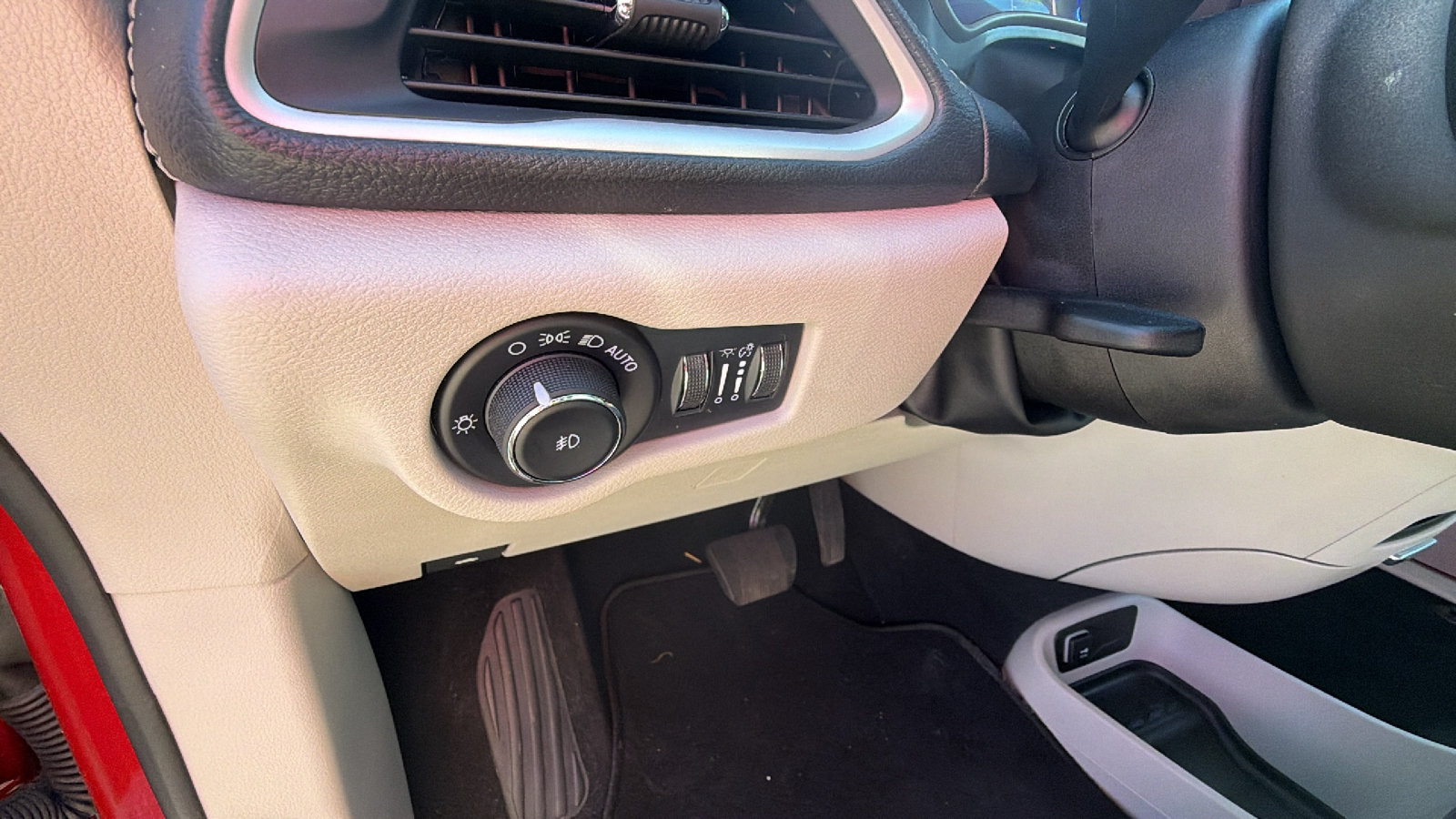 Certified 2024 Chrysler Pacifica Touring-L FWD image 25