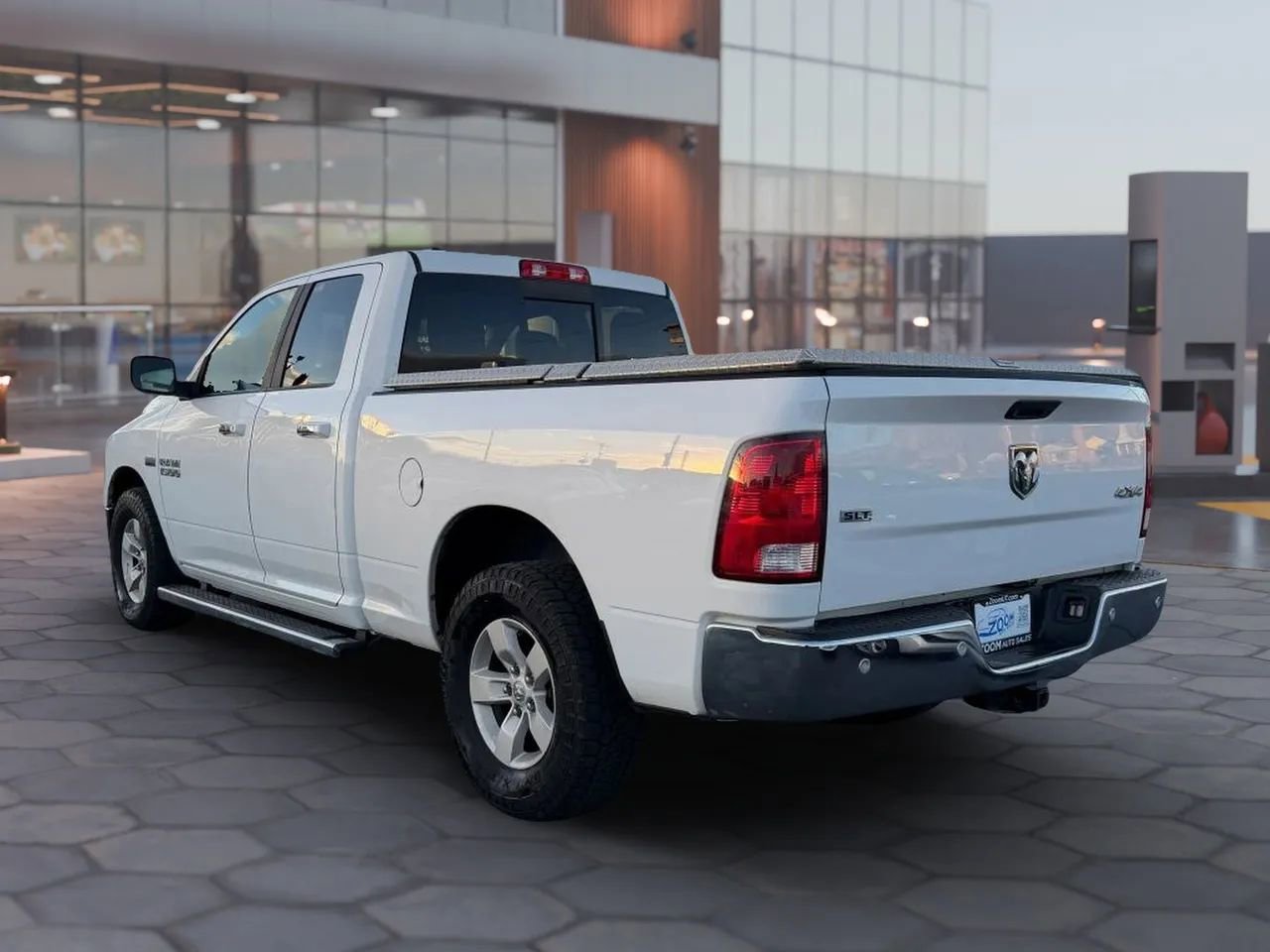 Used 2017 RAM 1500 Classic SLT image 7