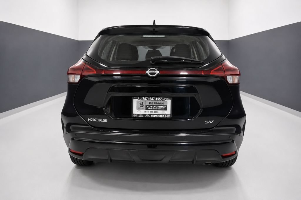 Used 2022 Nissan Kicks SV FWD image 9