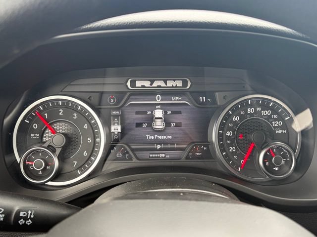 New 2026 RAM 1500 Express AWD/4WD image 18