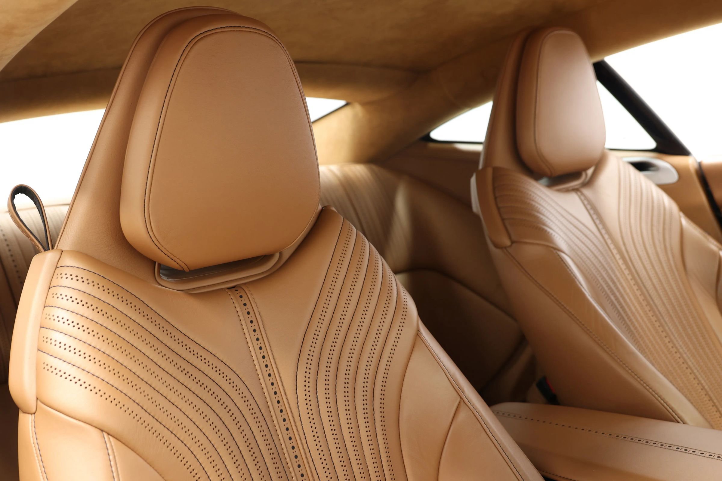 Used 2017 Aston Martin DB11 V12 image 76