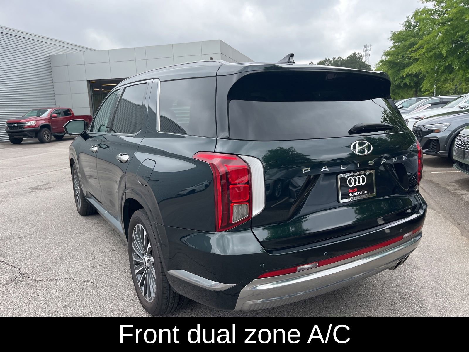 Used 2025 Hyundai Palisade Calligraphy FWD image 8