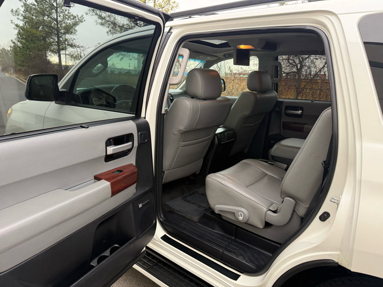Used 2012 Toyota Sequoia Platinum image 16