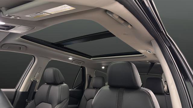 Used 2023 Honda Pilot Touring image 14