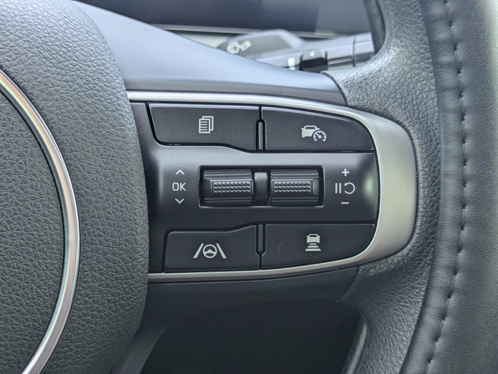 Used 2025 Kia K5 LXS FWD image 22