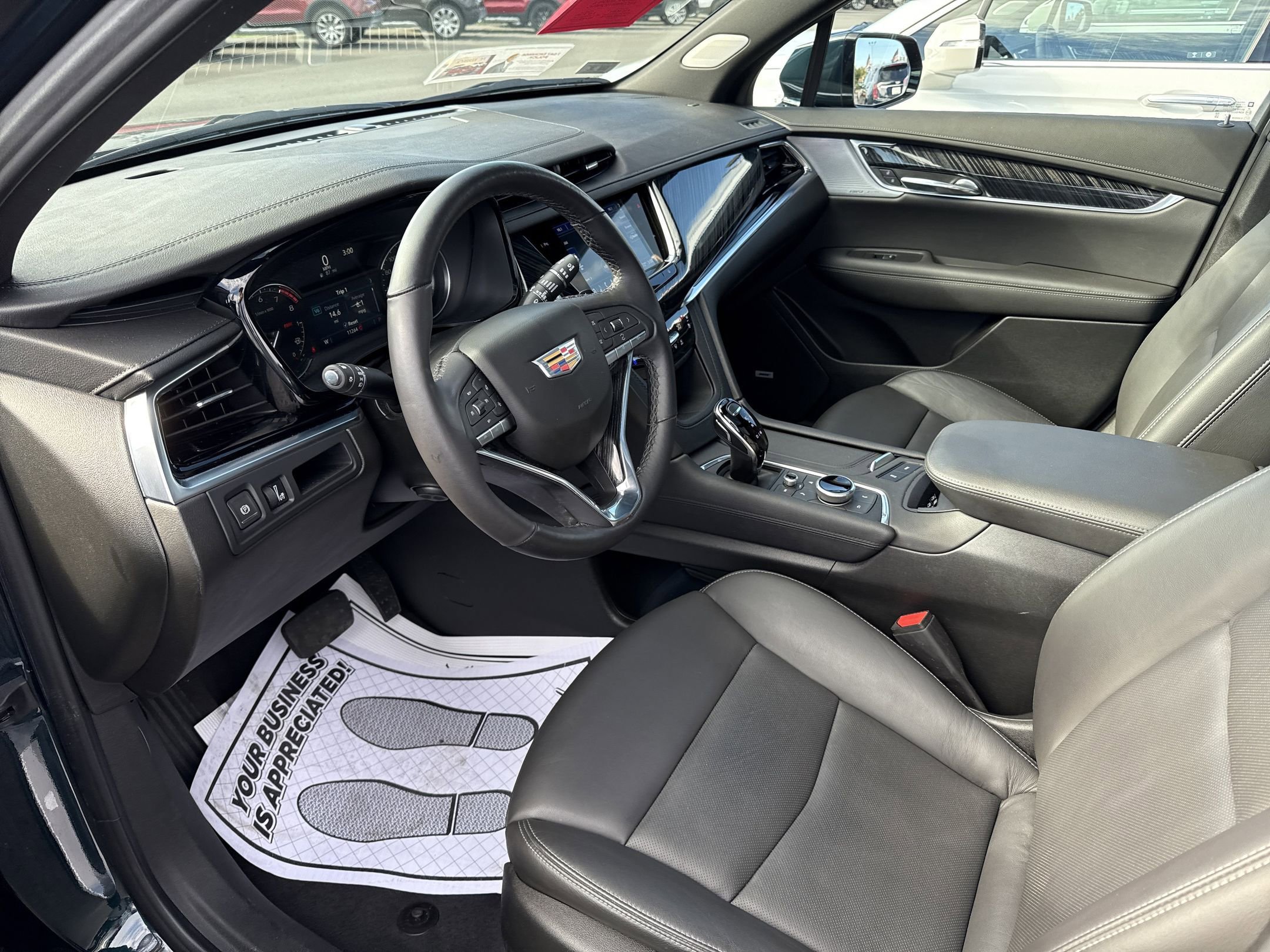 Certified 2025 Cadillac XT6 Premium Luxury FWD image 18