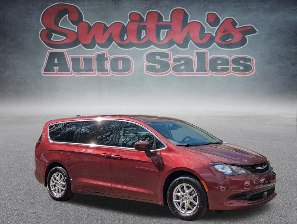 Used 2023 Chrysler Voyager LX FWD image 1