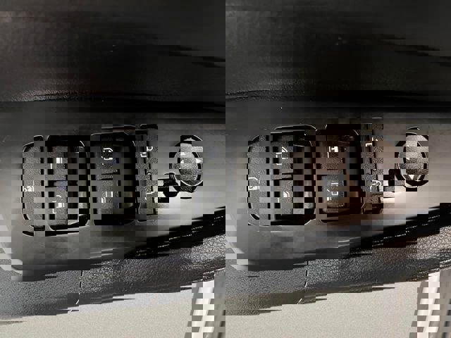 Used 2025 Kia Sportage LX image 13