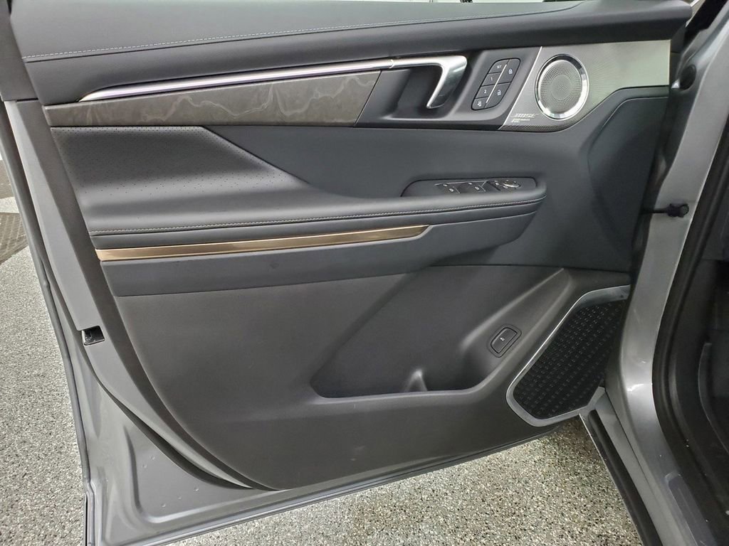 New 2026 Buick Enclave Avenir w/ Super Cruise Package image 13