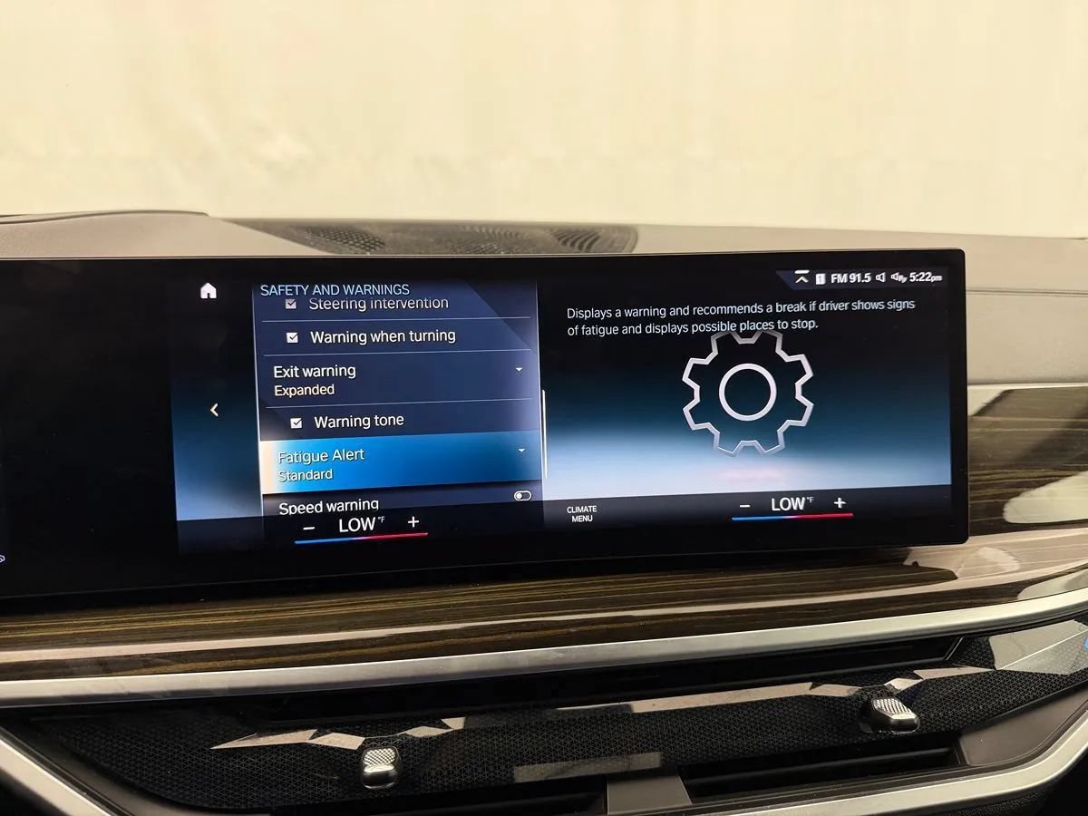 Used 2023 BMW X7 xDrive40i w/ Premium Package AWD/4WD image 25